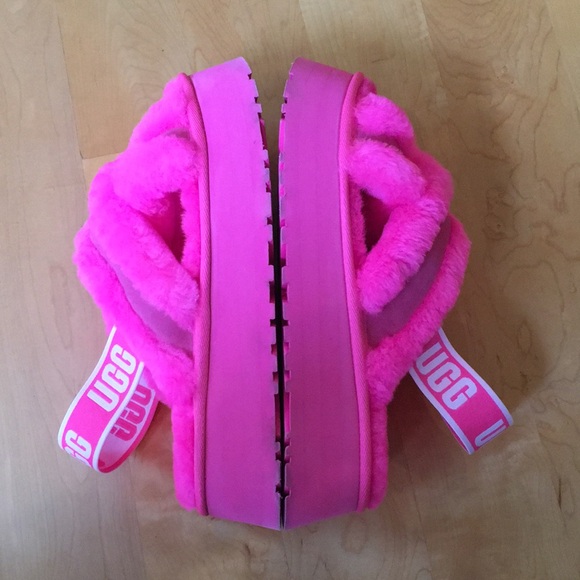 UGG | Disco Open-Toe Slip-On Platform Cross Slide - Picture 9 of 14